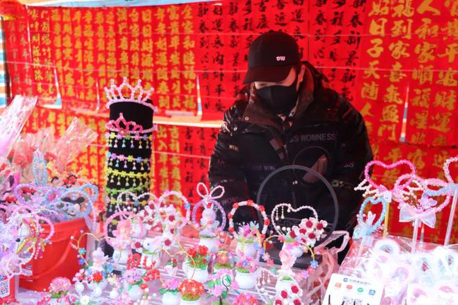 年货市场里的烟火人生麻将胡了2试玩铜城(图6)